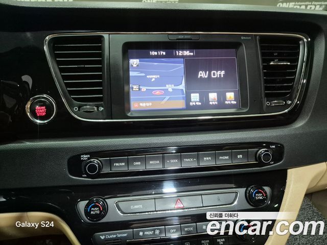 Kia Canival 2017 — photo 19