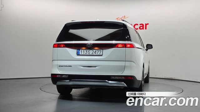Kia Canival 2021 — photo 4