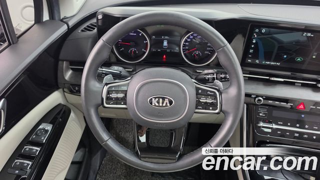 Kia Canival 2021 — photo 19