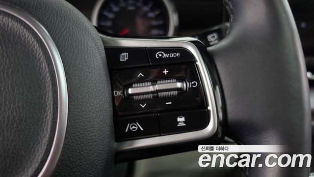Kia Canival 2021 — photo 22