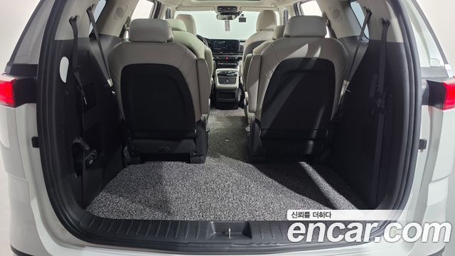 Kia Canival 2021 — photo 26