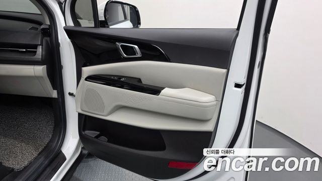 Kia Canival 2021 — photo 15