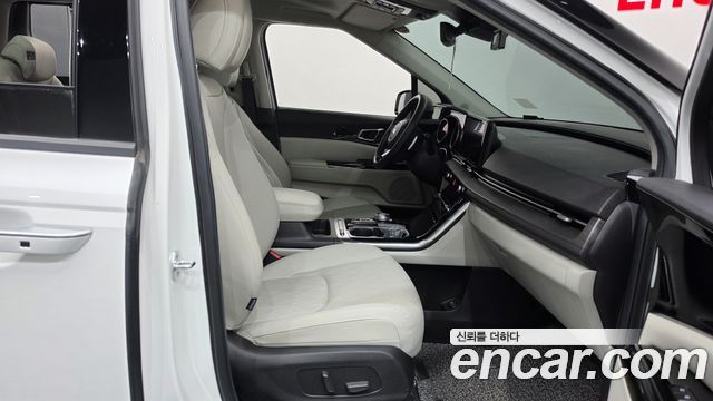 Kia Canival 2021 — photo 16