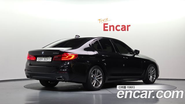 BMW 5-Series 2017 — photo 2