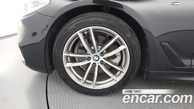 BMW 5-Series 2017 — photo 5