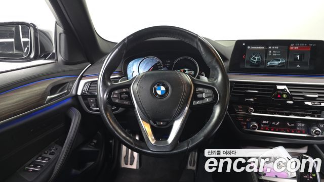 BMW 5-Series 2017 — photo 13