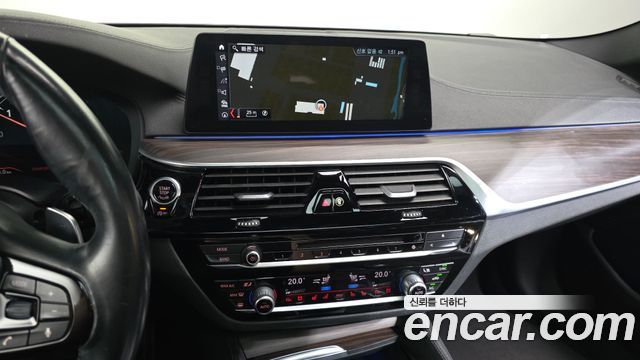 BMW 5-Series 2017 — photo 14