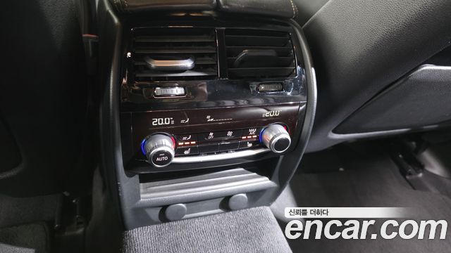 BMW 5-Series 2017 — photo 18