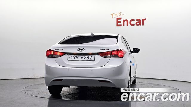 Hyundai AVANTE 2011 — photo 4