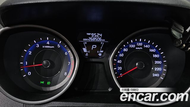 Hyundai AVANTE 2011 — photo 8