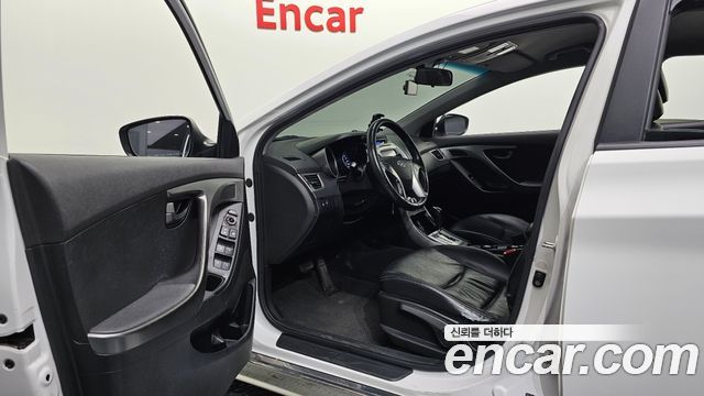 Hyundai AVANTE 2011 — photo 10