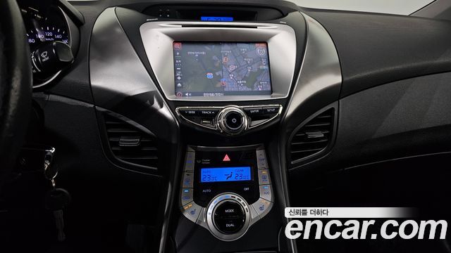 Hyundai AVANTE 2011 — photo 17