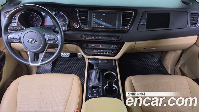 Kia Canival 2019 — photo 7