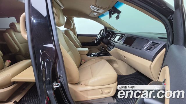 Kia Canival 2019 — photo 10