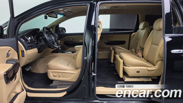 Kia Canival 2019 — photo 16