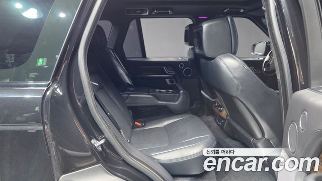 Land Rover Range Rover 2018 — photo 18