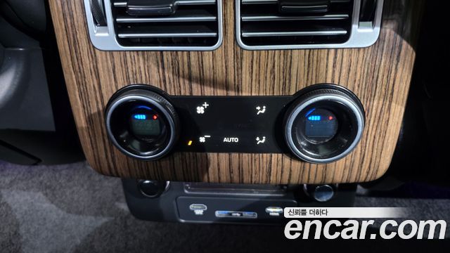 Land Rover Range Rover 2018 — photo 25