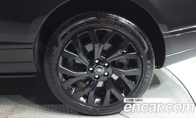Land Rover Range Rover 2018 — photo 7