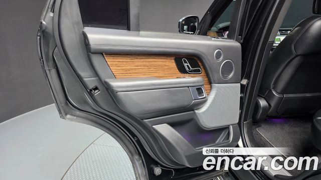 Land Rover Range Rover 2018 — photo 15