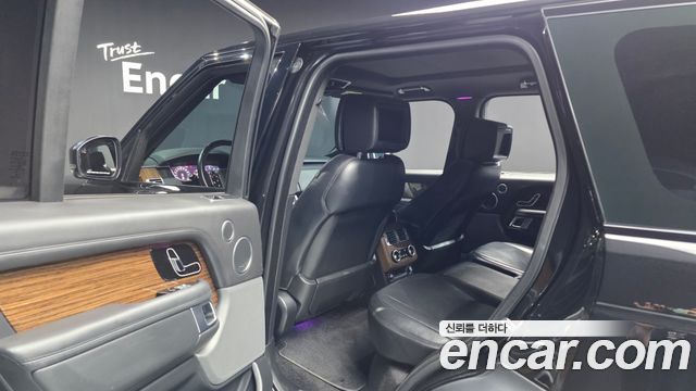 Land Rover Range Rover 2018 — photo 16