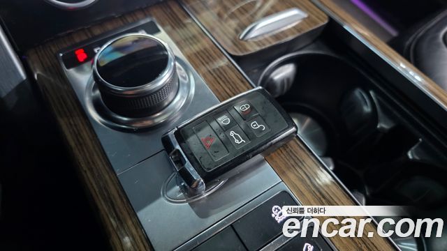 Land Rover Range Rover 2018 — photo 38