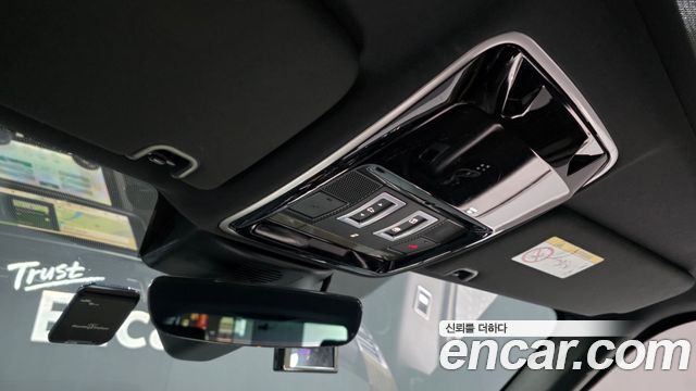 Land Rover Range Rover 2018 — photo 41