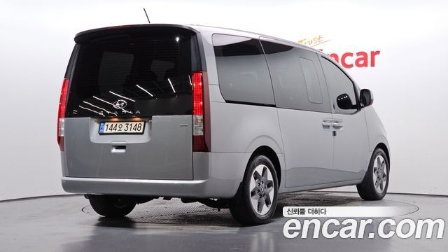 Hyundai Staria 2023 — photo 2
