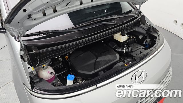 Hyundai Staria 2023 — photo 6