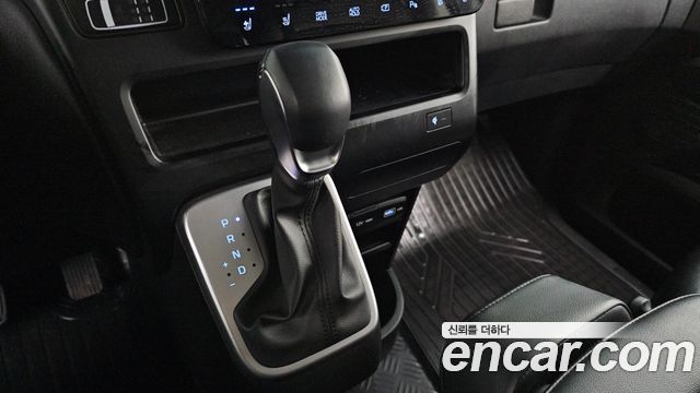 Hyundai Staria 2023 — photo 12