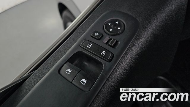 Hyundai Staria 2023 — photo 23