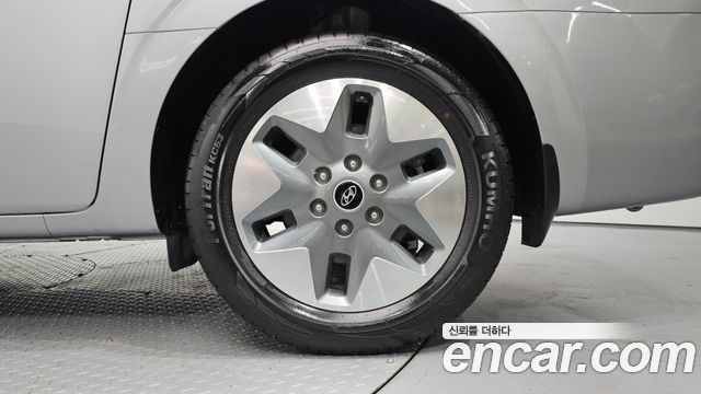 Hyundai Staria 2023 — photo 7