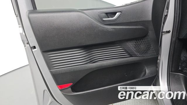 Hyundai Staria 2023 — photo 15