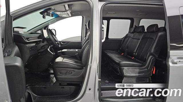 Hyundai Staria 2023 — photo 16