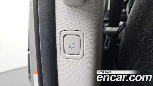 Hyundai Staria 2023 — photo 27