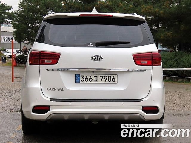 Kia Canival 2020 — photo 4