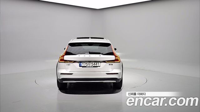 Volvo V60 2024 — photo 4