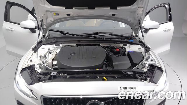 Volvo V60 2024 — photo 6