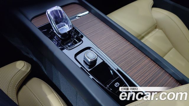 Volvo V60 2024 — photo 9