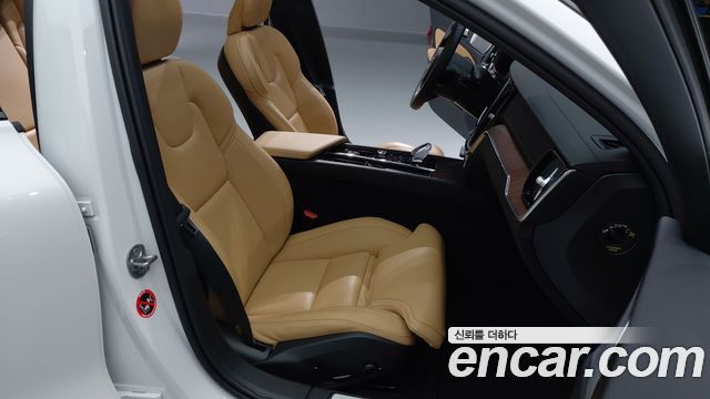 Volvo V60 2024 — photo 10