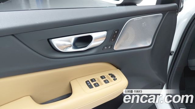 Volvo V60 2024 — photo 11