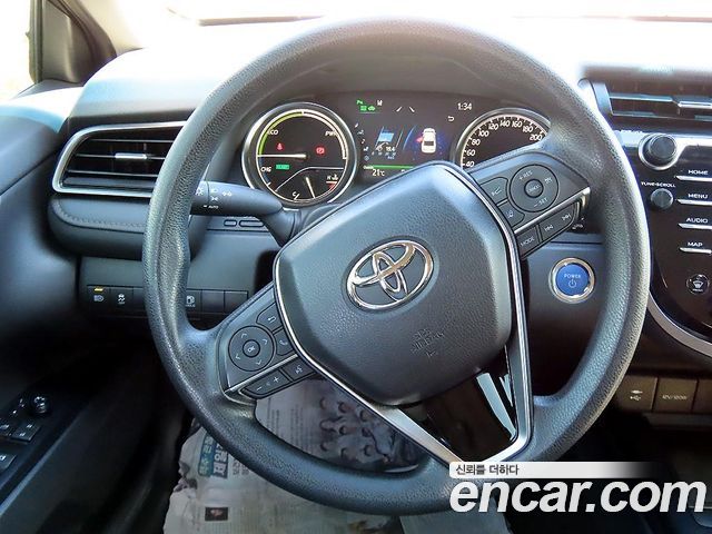 Toyota Camry 2021 — photo 7