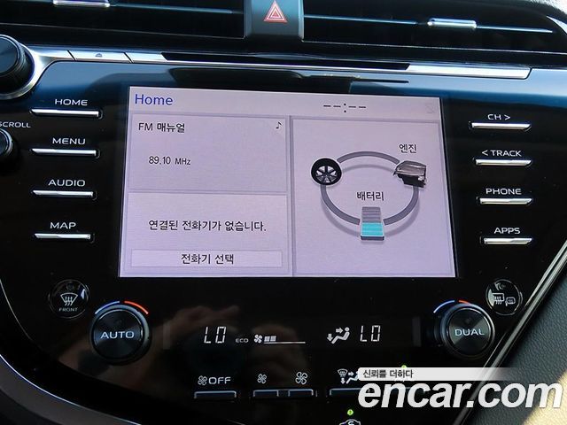 Toyota Camry 2021 — photo 13