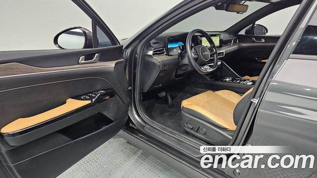 Kia K5 2023 — photo 13