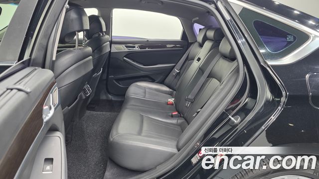 Genesis G80 2017 — photo 17