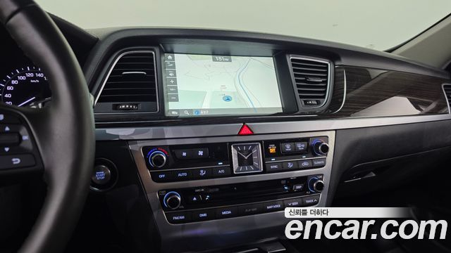 Genesis G80 2017 — photo 18