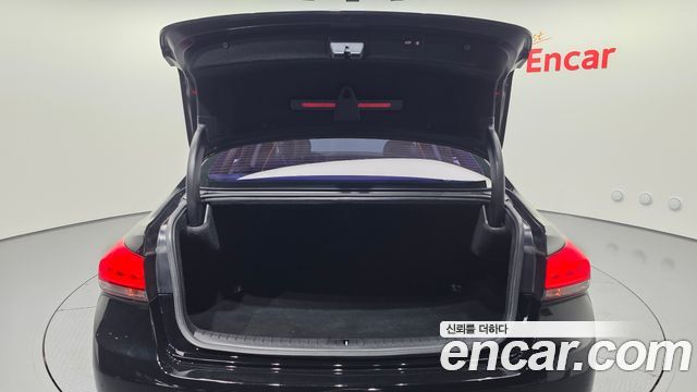 Genesis G80 2017 — photo 23
