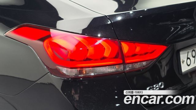 Genesis G80 2017 — photo 9