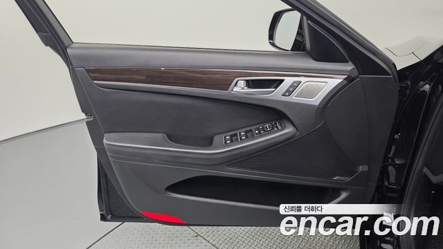 Genesis G80 2017 — photo 14