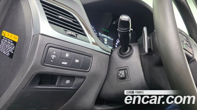 Genesis G80 2017 — photo 28