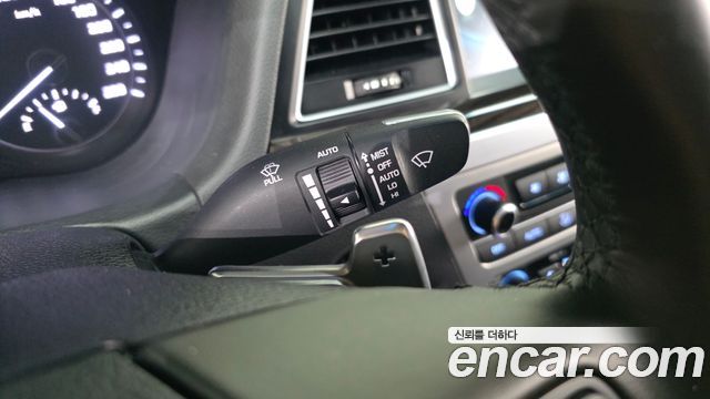 Genesis G80 2017 — photo 29